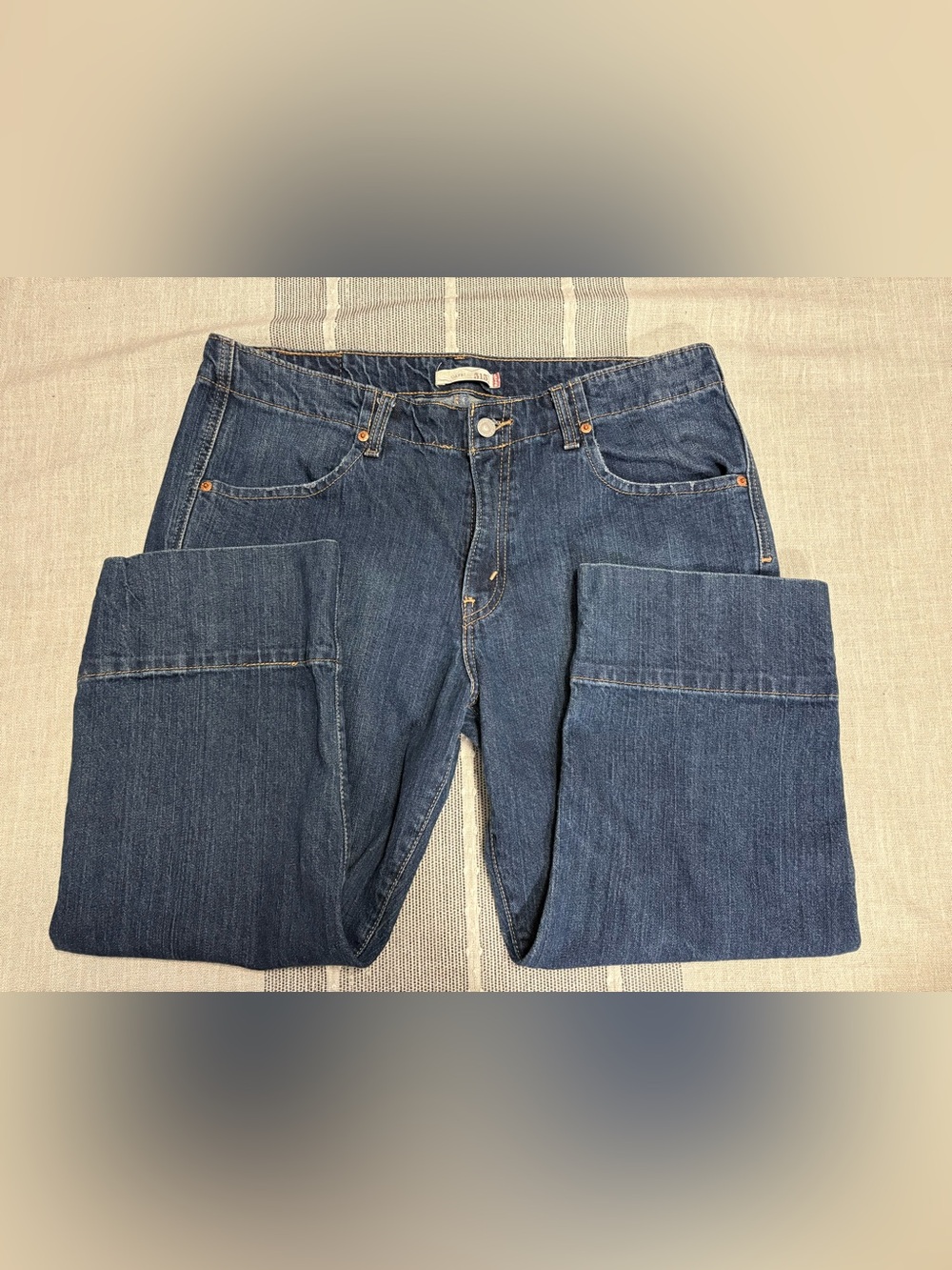 Levi's Women's Cropped Blue Jeans